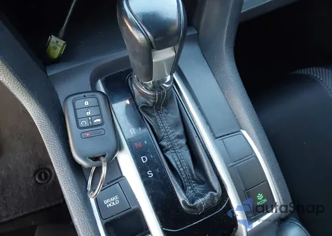 2020 Honda Civic Sport z USA, uszkodzony, nr VIN 2HGFC2F81LH586543